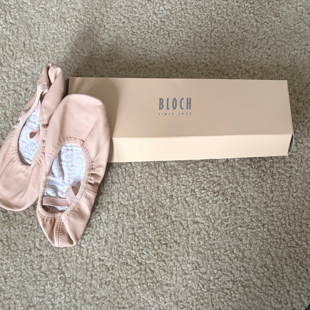 Young GIRLS Bloch Pink Ballet Flats